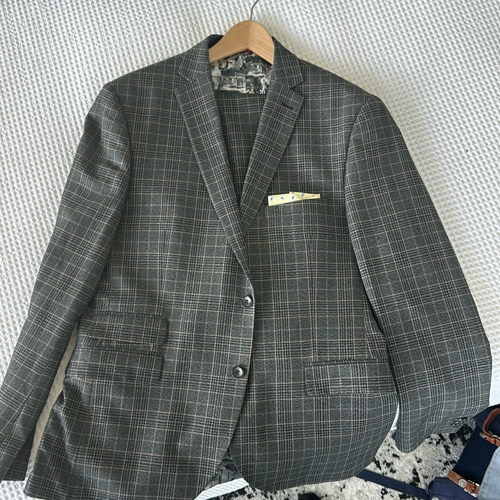 Lambretta Men’s Suit.  Slim fit